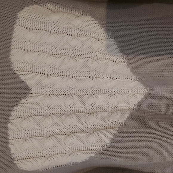 Emery Rose Heart Sweater/ NWOT/ Grey/ White/Gift/ Valentines Day/ Christmas - Picture 3 of 8